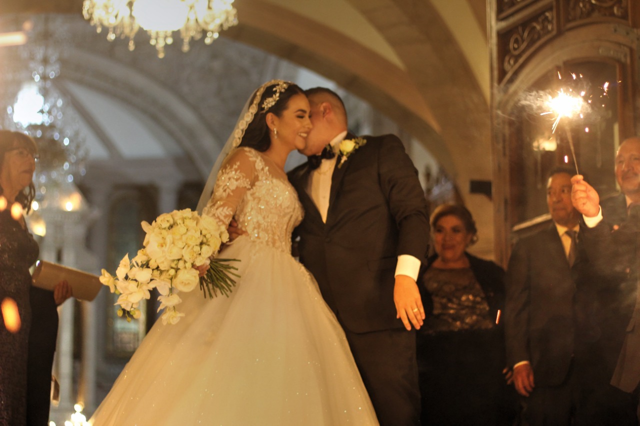 El Señor de La Piedad, dio la bendición a esta pareja de enamorados.