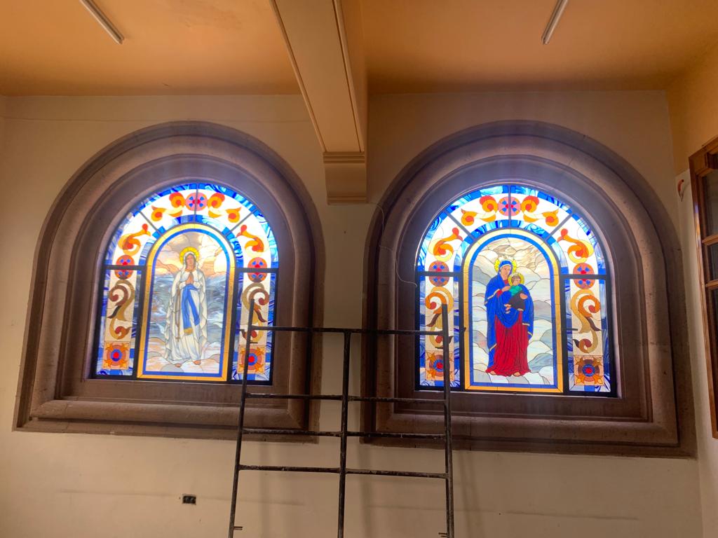 Así lucen las ventanas del Santuario del Señor de La Piedad con los nuevos vitrales.