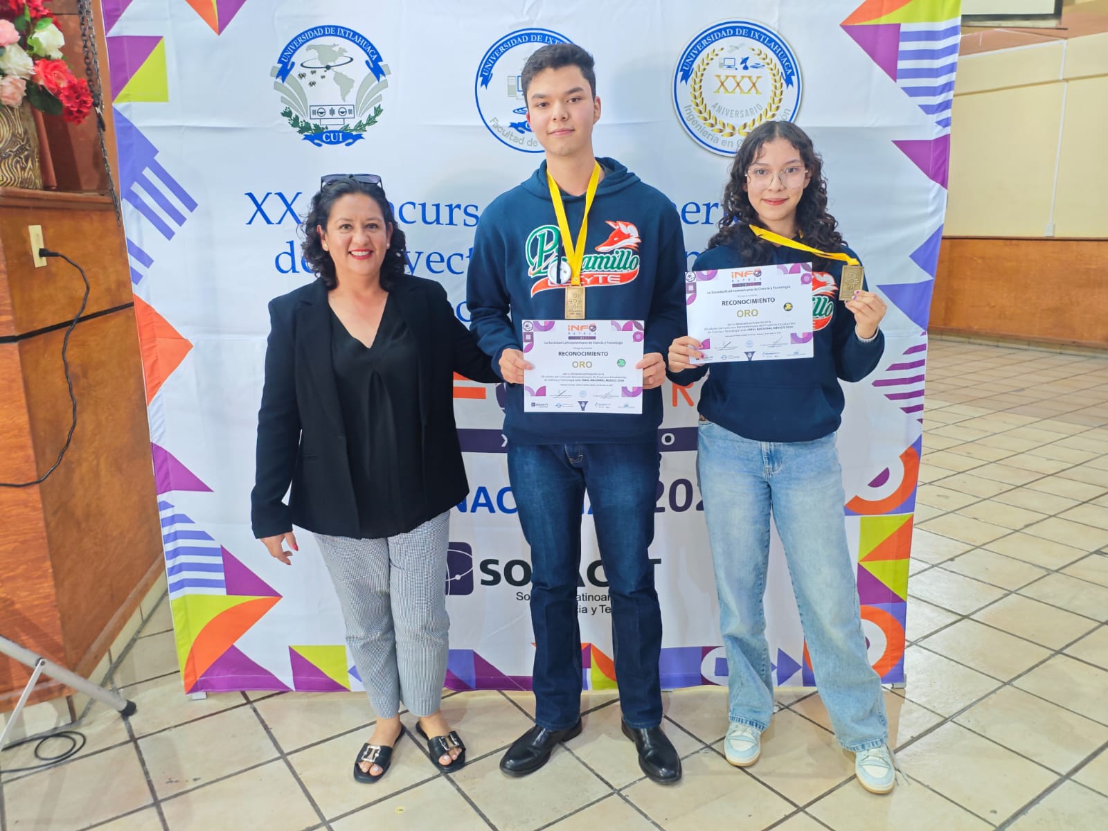 Los ganadores de medalla de oro, del CECYTEM de Penjamillo.